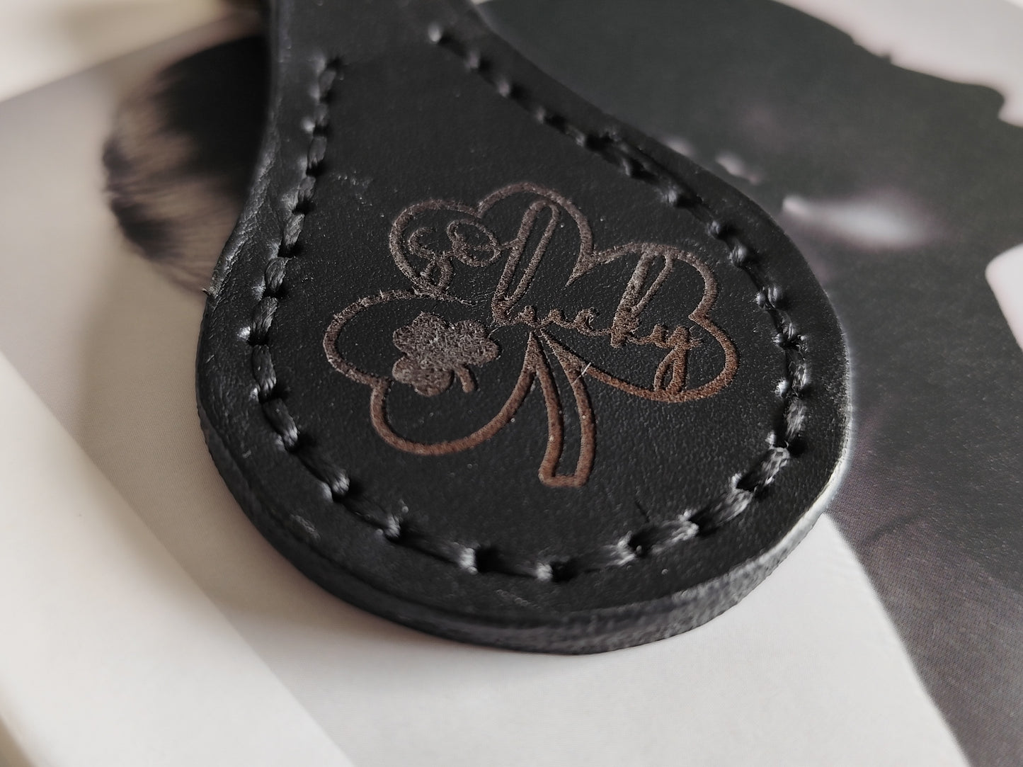 🖤 "So Lucky" – Genuine Leather Keychain with Irish Engraving