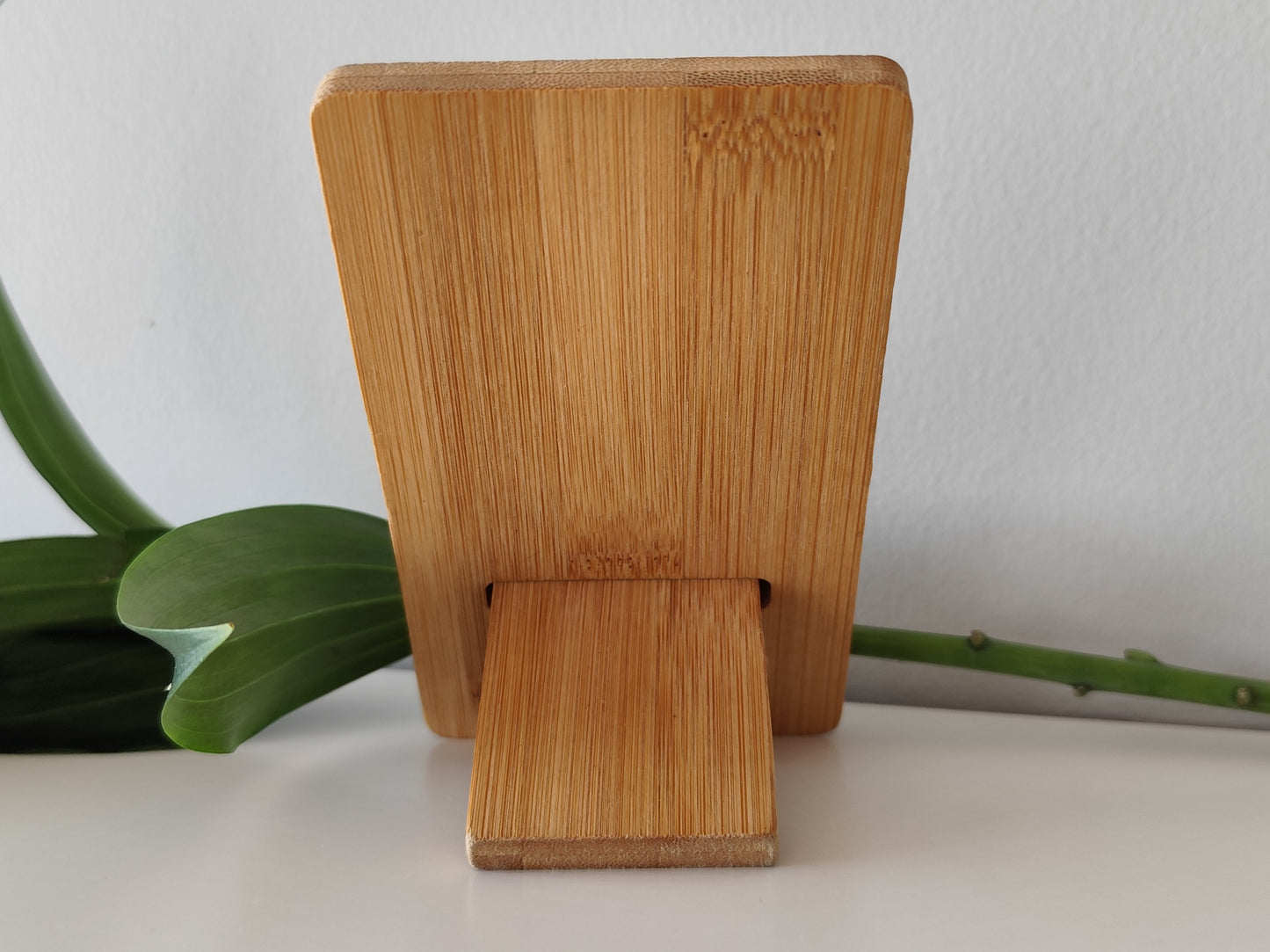 Personalized Phone Holder – Wooden Stand with Wild Wolf Engraving