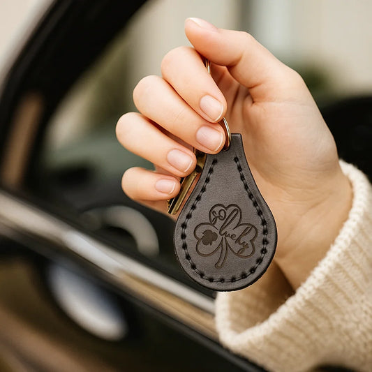🖤 "So Lucky" – Genuine Leather Keychain with Irish Engraving